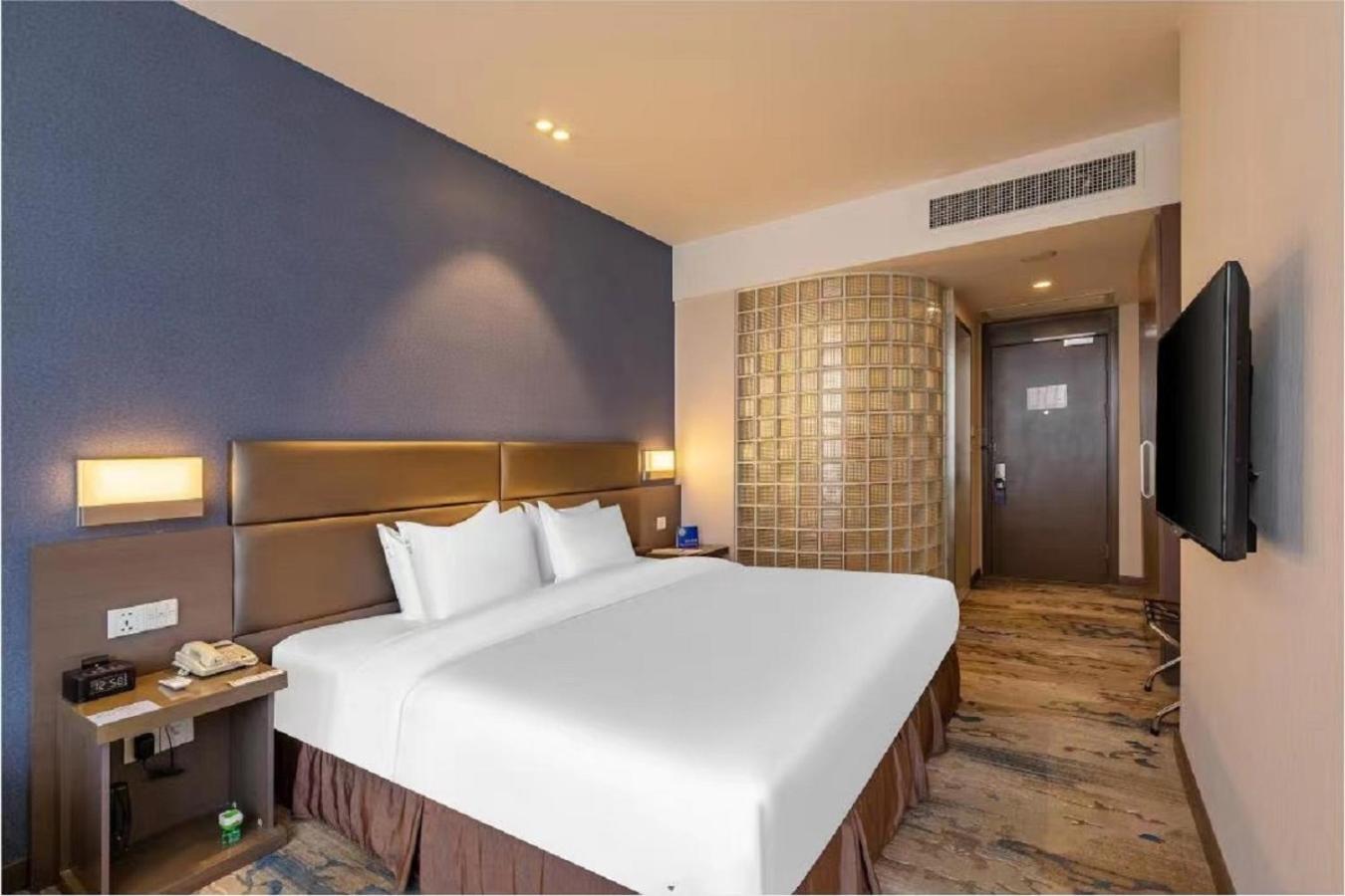 Holiday Inn Express Shenyang North Station By Ihg Экстерьер фото