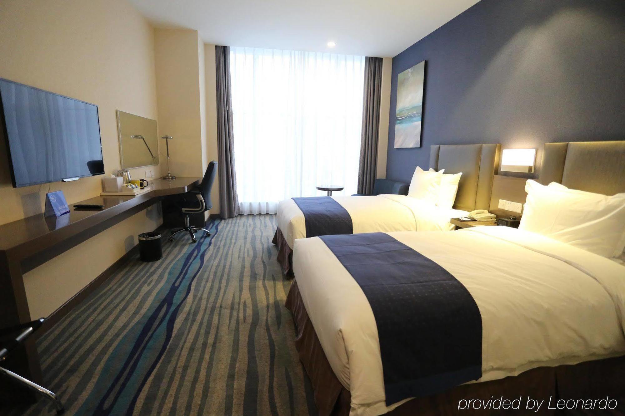 Holiday Inn Express Shenyang North Station, An Ihg Hotel Экстерьер фото