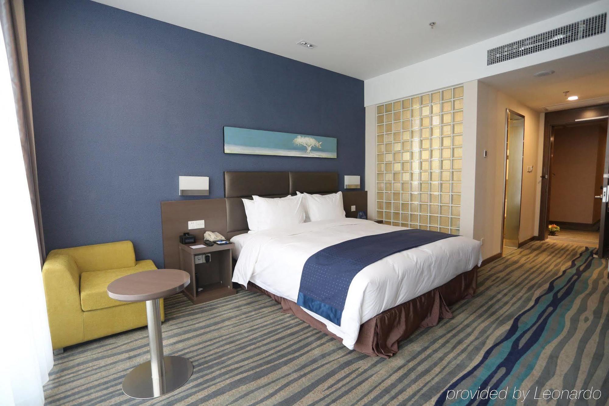 Holiday Inn Express Shenyang North Station By Ihg Экстерьер фото