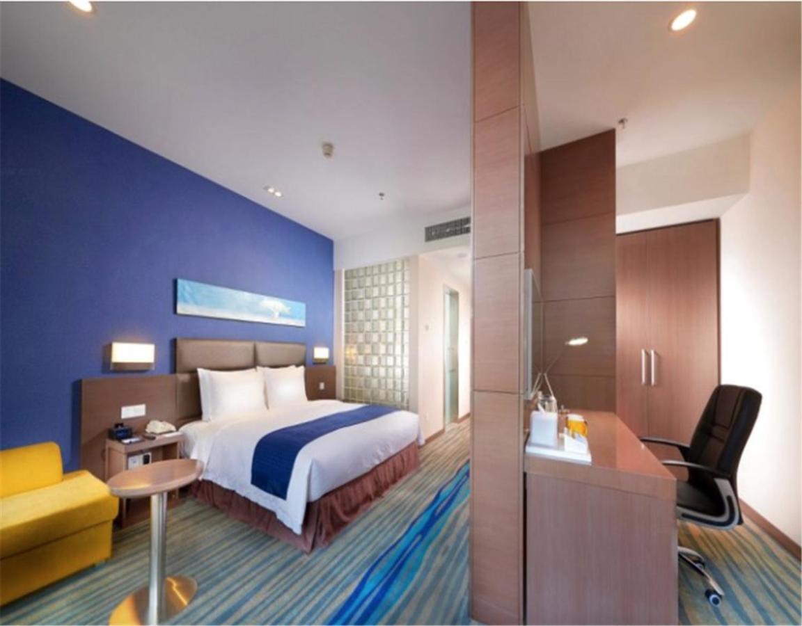 Holiday Inn Express Shenyang North Station By Ihg Экстерьер фото